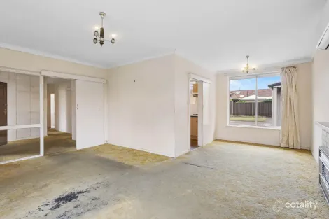 Property photo of 11 Finsterwald Way Fairview Park SA 5126