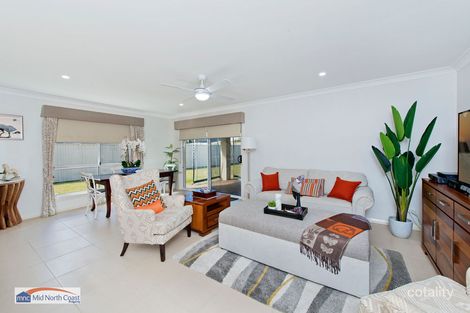 Property photo of 18 Northwind Crescent Bonny Hills NSW 2445