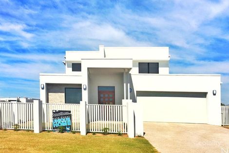 20 Lakeview Bvd, Mermaid Waters, QLD 4218