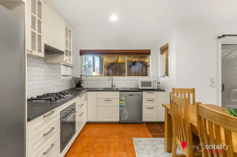 Property photo of 136 Cambridge Crescent Wyndham Vale VIC 3024