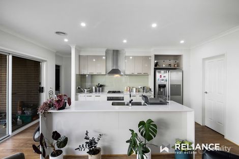 Property photo of 28 Zuccotti Crescent Point Cook VIC 3030