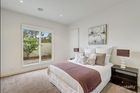 Property photo of 217 Lawrence Road Mount Waverley VIC 3149