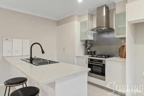 Property photo of 14 Mayflower Drive Cranbourne West VIC 3977