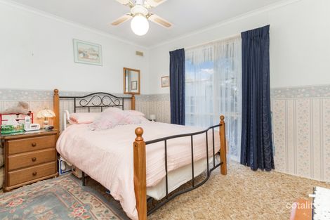 Property photo of 5 Boronia Crescent Strathdale VIC 3550