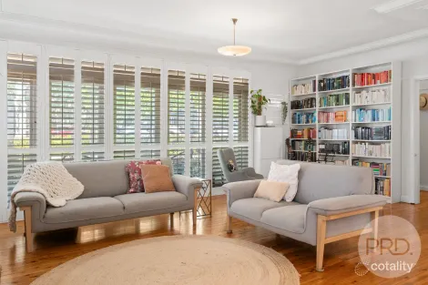 Property photo of 4 Halloran Street Turvey Park NSW 2650