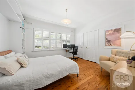 Property photo of 4 Halloran Street Turvey Park NSW 2650