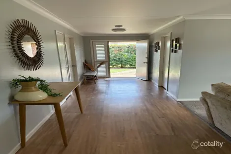 Property photo of 1 Shepherd Grove Emerald QLD 4720