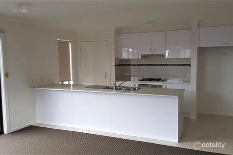 Property photo of 5 Renlik Circuit Cranbourne North VIC 3977