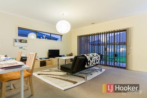 Property photo of 4 Cohens Way Pakenham VIC 3810
