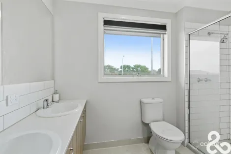 Property photo of 2 Wardan Avenue Greenvale VIC 3059