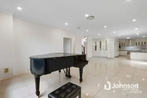 Property photo of 32 Cavallaro Street Robertson QLD 4109