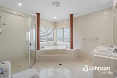 Property photo of 32 Cavallaro Street Robertson QLD 4109