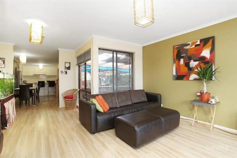 Property photo of 15 Karinya Close Werribee VIC 3030
