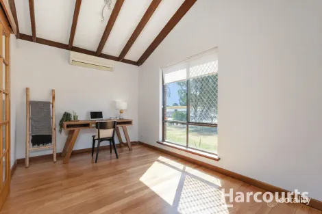 Property photo of 10 Harvest Loop Edgewater WA 6027