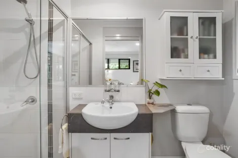 Property photo of 27 Overlander Avenue Woolmar QLD 4515