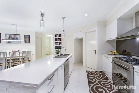 Property photo of 15 Mariposa Grove Cranbourne VIC 3977
