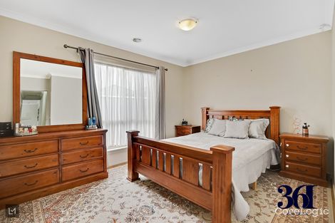 Property photo of 8 Ockley Chase Derrimut VIC 3026