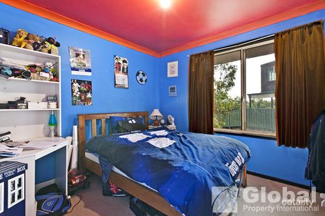 Property photo of 33 Woodoak Close Tingira Heights NSW 2290