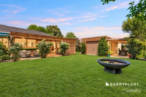 15 Earlston Sq, Berwick, VIC 3806