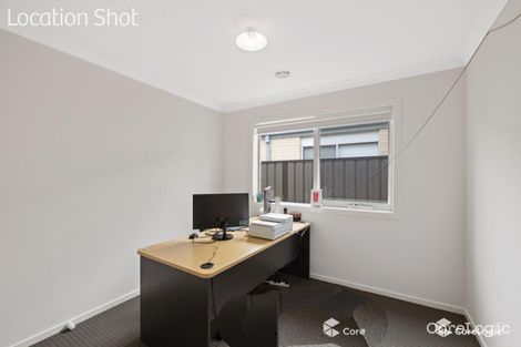 Property photo of 14 Freiberger Grove Clyde North VIC 3978