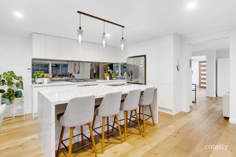 Property photo of 10 Grasswren Close Langwarrin VIC 3910