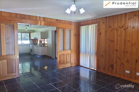 Property photo of 9 Dibbler Place St Helens Park NSW 2560