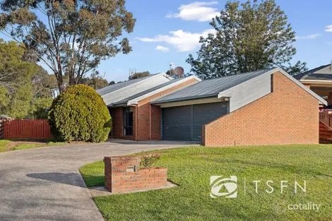 6 Benjamin Ct, Spring Gully, VIC 3550