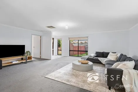 Property photo of 6 Benjamin Court Spring Gully VIC 3550