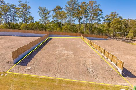 4 Scarlet Moon Ct, Southside, QLD 4570