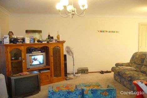 Property photo of 18 Edmund Place Rosemeadow NSW 2560