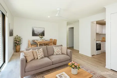 2/4 Dalton St, Southport, QLD 4215