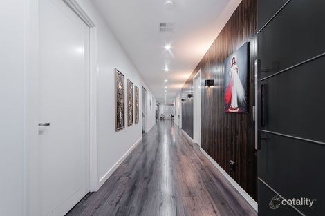 Property photo of 6 Mountaineer Drive Roxburgh Park VIC 3064