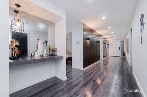 Property photo of 6 Mountaineer Drive Roxburgh Park VIC 3064