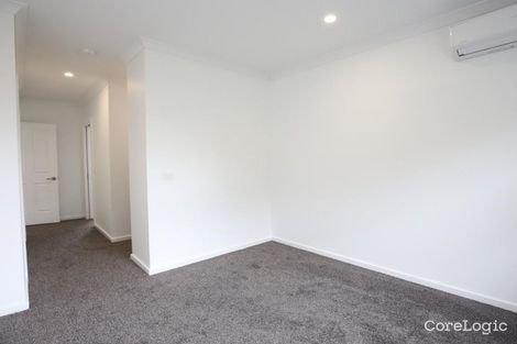 Property photo of 2/5 Outhwaite Avenue Doncaster VIC 3108