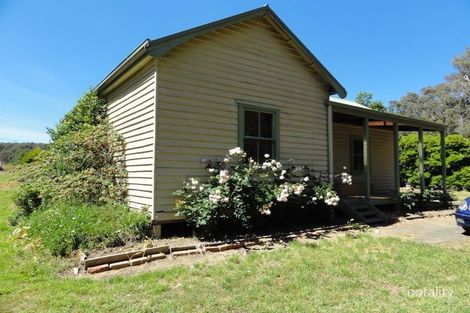 17 Vinnicombes Rd, Romsey, VIC 3434