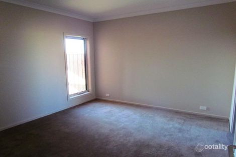 Property photo of 27 Eaglehawk Boulevard Eynesbury VIC 3338