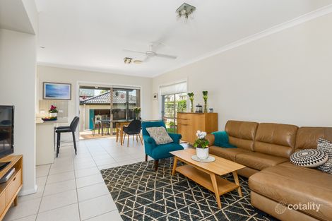 Property photo of 28 Honeyeater Grove Warriewood NSW 2102