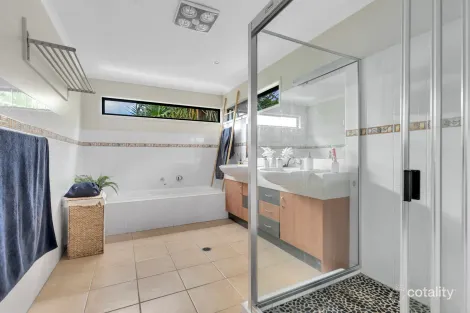 Property photo of 11 Scenic Road Kenmore QLD 4069