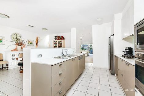 Property photo of 15 Edgewood Crescent Cabarita NSW 2137