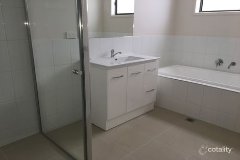 Property photo of 8 Mountain Grey Circuit Morwell VIC 3840