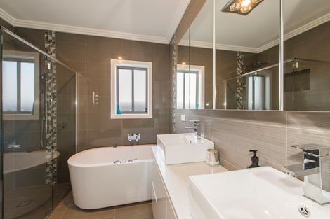 Property photo of 4 Patanga Crescent Jordan Springs NSW 2747