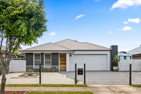 40 MACKELLAR CCT, RENWICK, NSW 2575