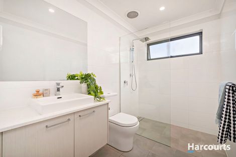 Property photo of 7 Alight Circuit Cameron Park NSW 2285