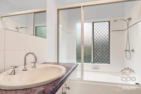 Property photo of 5 Saddle Mountain Road Smithfield QLD 4878