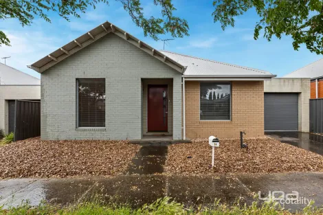 14 Streeton Ave, Caroline Springs, VIC 3023