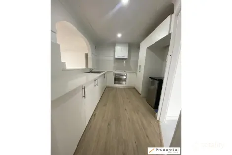 Property photo of 33 Solo Crescent Fairfield NSW 2165