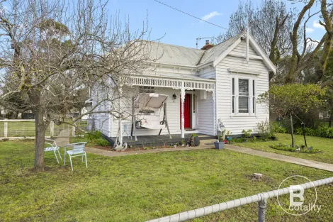 21 Cummins St, Beaufort, VIC 3373