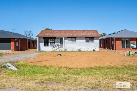 Property photo of 128 Larmer Street Howlong NSW 2643