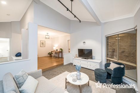 Property photo of 11 Grange Court Kingsley WA 6026