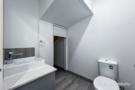 Property photo of 1 Distinction Avenue Craigieburn VIC 3064